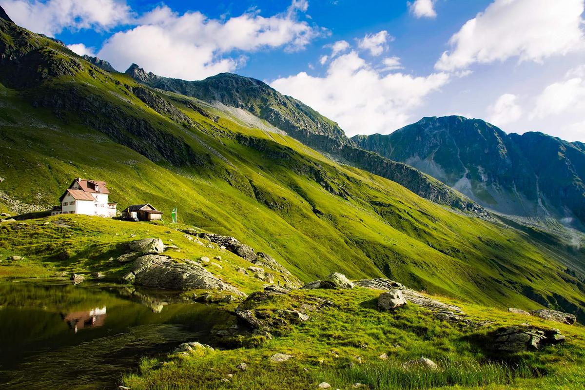 CELUI QUI VEND UNE MAISON SANS EAU COURANTE DOIT EN INFORMER L'ACQUEREUR(Civ. 3ième 26 octobre 2022, pourvoi n°20-15382)